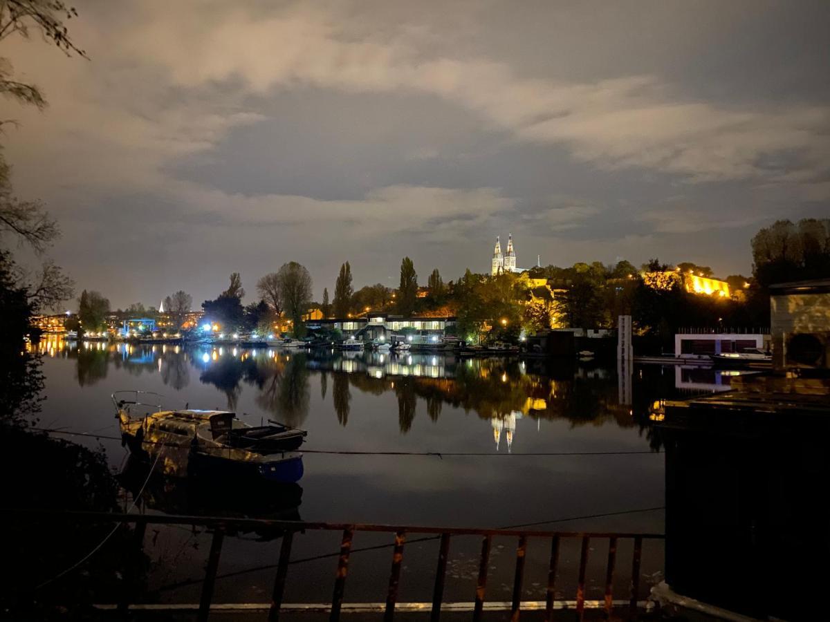 Hôtel Houseboat Ginger Prague Extérieur photo